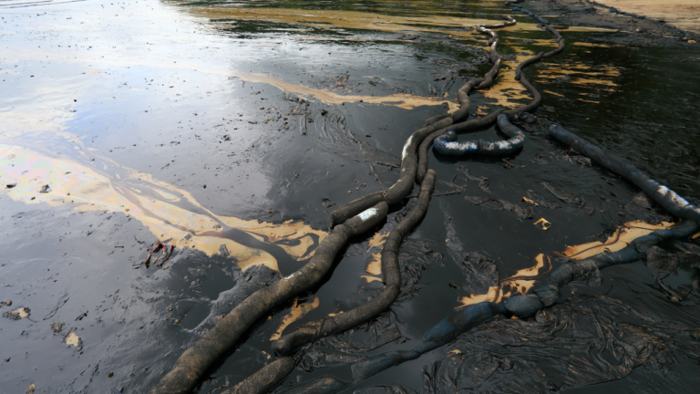 Descubrir los peligros del derrame de gas en Tennessee en la contaminación del agua